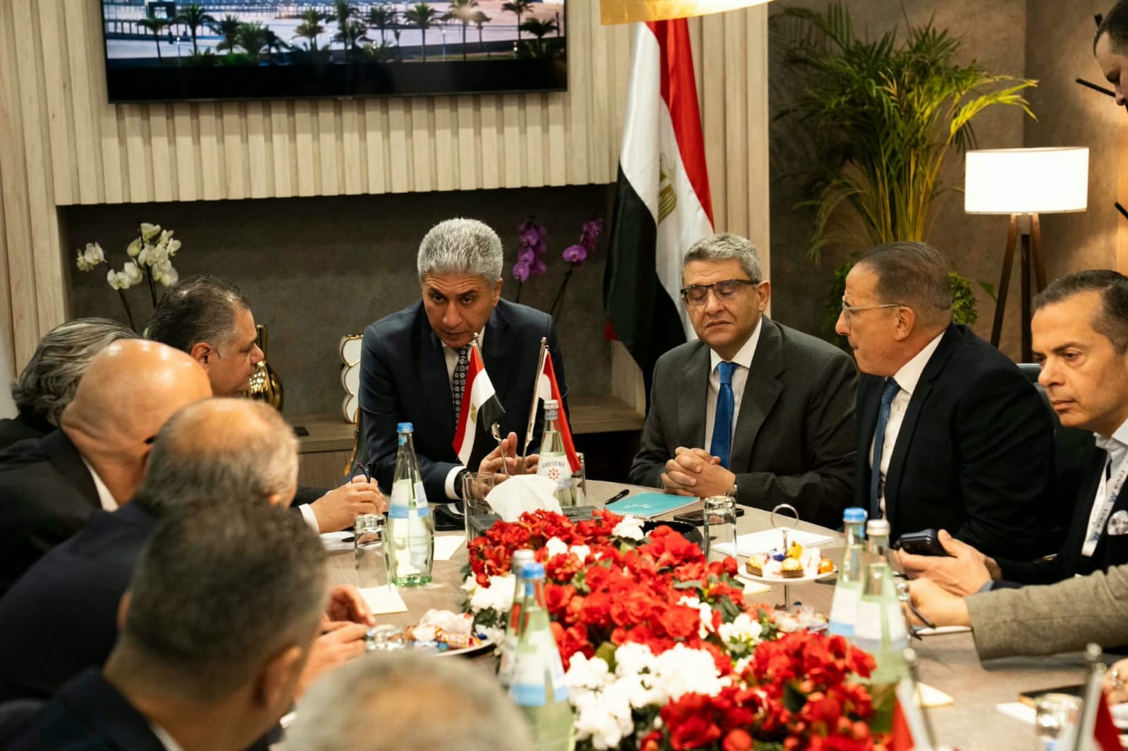 وزير السياحة والآثار يتابع آليات الحفاظ على الحركة السياحية في ظل التوترات الإقليمية