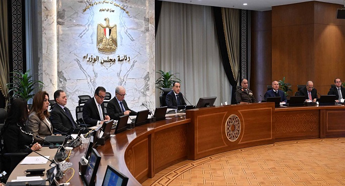 مجلس الوزراء يوافق على مسح جوي جيوفيزيقي لثروات مصر التعدينية وتمديد خدمة أعضاء بالمهن الطبية