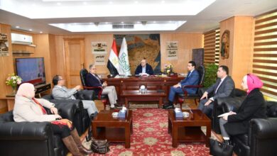 محافظ الفيوم يناقش استراتيجية تأهيل و تدريب قيادات الإدارة المحلية