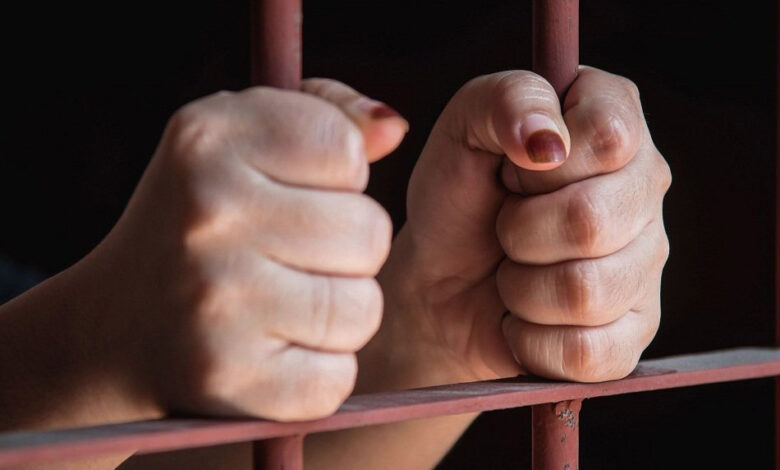 النيابة العامة بالشرقية تحجز أم متهمة بإنهاء حياة رضيعتها حرقًا