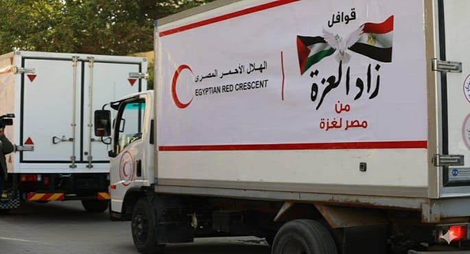 الهلال الأحمر المصري يرسل القافلة الـ 150 "زاد العزة" لدعم غزة بـ 2,865 طنًا من المساعدات