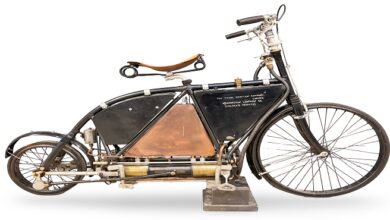 دراجة نارية تاريخية تعود لعام 1902 تتصدر مزادًا عالميًا بتقديرات تتجاوز 100 ألف دولار