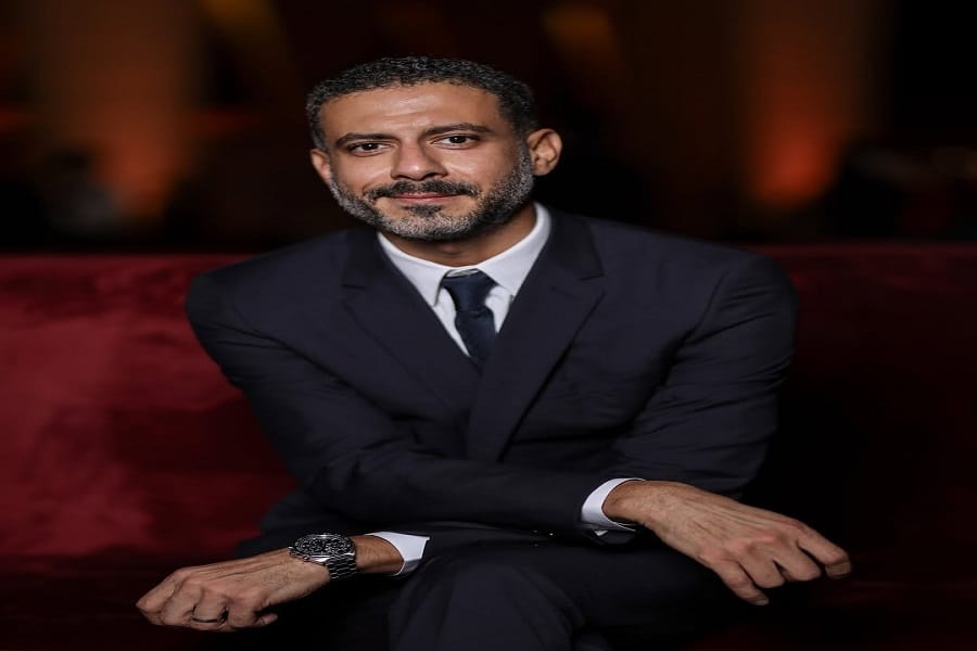 الفنان محمد فراج يغني أغنية "العصفورة" لابنته في مسلسل "أب ولكن"