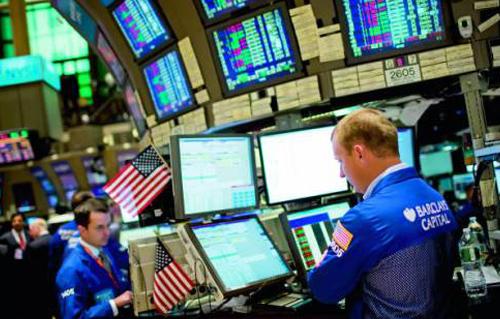 تراجع مؤشرات الأسهم الأمريكية مع ترقب تصريحات مسؤولي الاحتياطي الفيدرالي