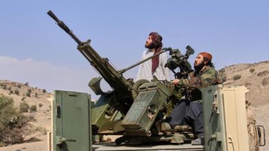 تصاعد التوترات الحدودية بين باكستان وأفغانستان.. نزوح أكثر من 100 ألف شخص