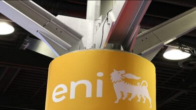 إيني الإيطالية تبدأ إجلاء موظفيها الأجانب من حقل الزبير العراقي في ظل هجمات إقليمية