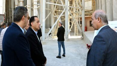 رئيس الوزراء يتفقد صومعة عتاقة بالسويس ويؤكد تأمين المخزون الاستراتيجي للحبوب