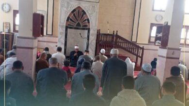 أبناء كفرالشيخ يؤدون صلاة التراويح في الليلة الثامنة عشرة وسط أجواء روحانية