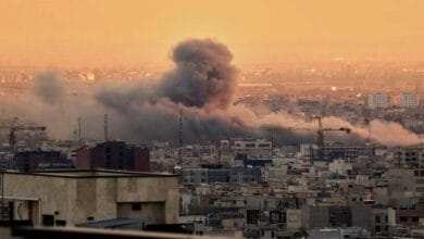 الجيش الإسرائيلي يعلن شن ضربات جوية على مواقع إيرانية