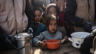 الأمم المتحدة تحذر من قصف القوافل الإنسانية في غزة وتطالب بتحقيق شامل