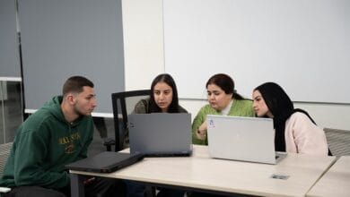 جامعة مصر للمعلوماتية تتعاون مع دل العالمية في 3 مشاريع لتطوير الرعاية الصحية والنقل باستخدام الذكاء الاصطناعي