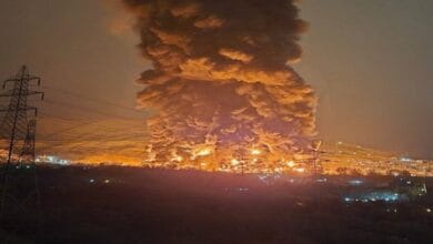 مقتل 6 وإصابة 21 جراء استهداف منشآت نفطية في فرديس الإيرانية