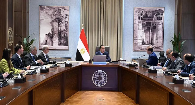 رئيس الوزراء يستعرض تقديرات موازنة 2026/2027 مع وزير المالية