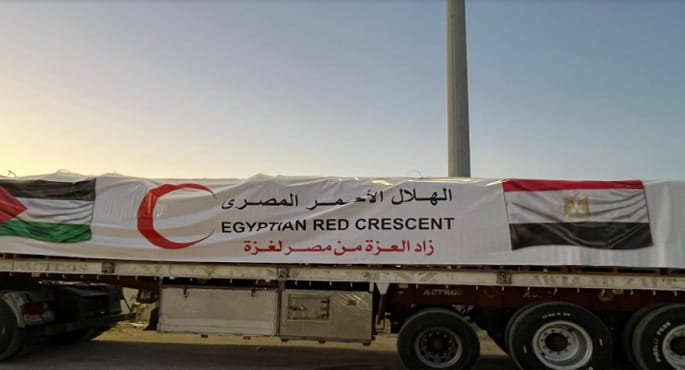 الهلال الأحمر المصري يطلق قافلة مساعدات إنسانية جديدة لغزة