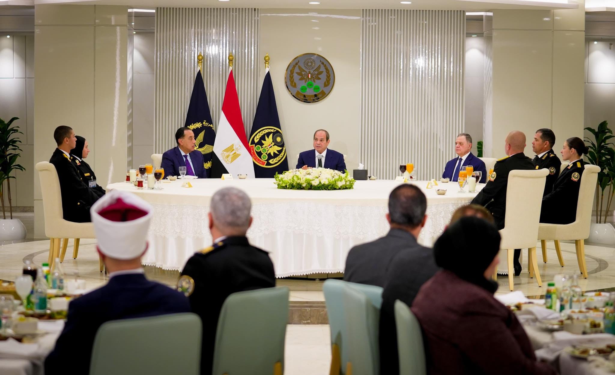 الرئيس يؤكد على خطورة التداعيات الاقتصادية للحرب الإقليمية ويدعو للوحدة الوطنية