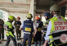 مقتل وإصابة شخصين في هجوم صاروخي وسط الكيان الصهيوني