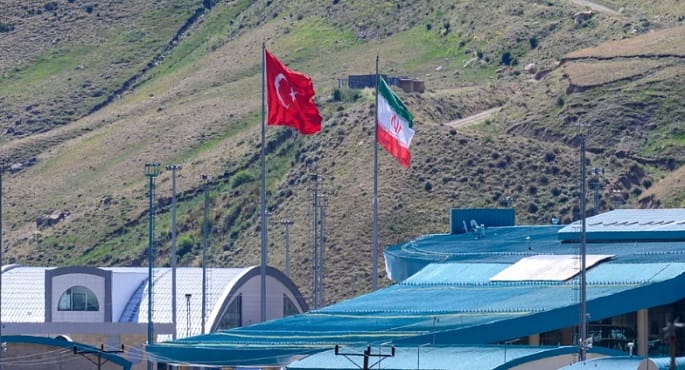 تركيا تتصدى لصاروخ باليستي أطلق من إيران