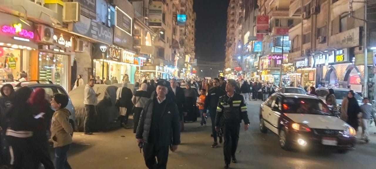 حملة ليلية مكثفة لإزالة الإشغالات بشوارع المنصورة