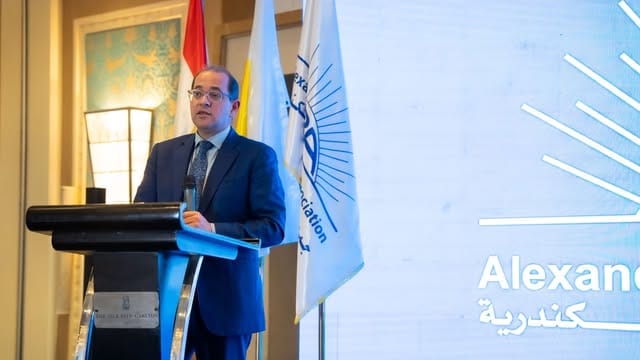 وزير المالية يعلن عن دليل الحجز الإداري وتوحيد رسوم المغادرة بالمطارات