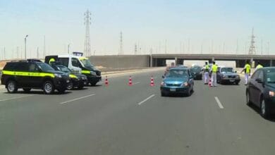 الأجهزة الأمنية تضبط 10 محكوم عليهم و4 مركبات مخالفة على الطريق الدائري الإقليمي