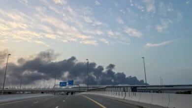 سماع دوي انفجار في دبي بعد تعامل الدفاعات الجوية مع تهديدات