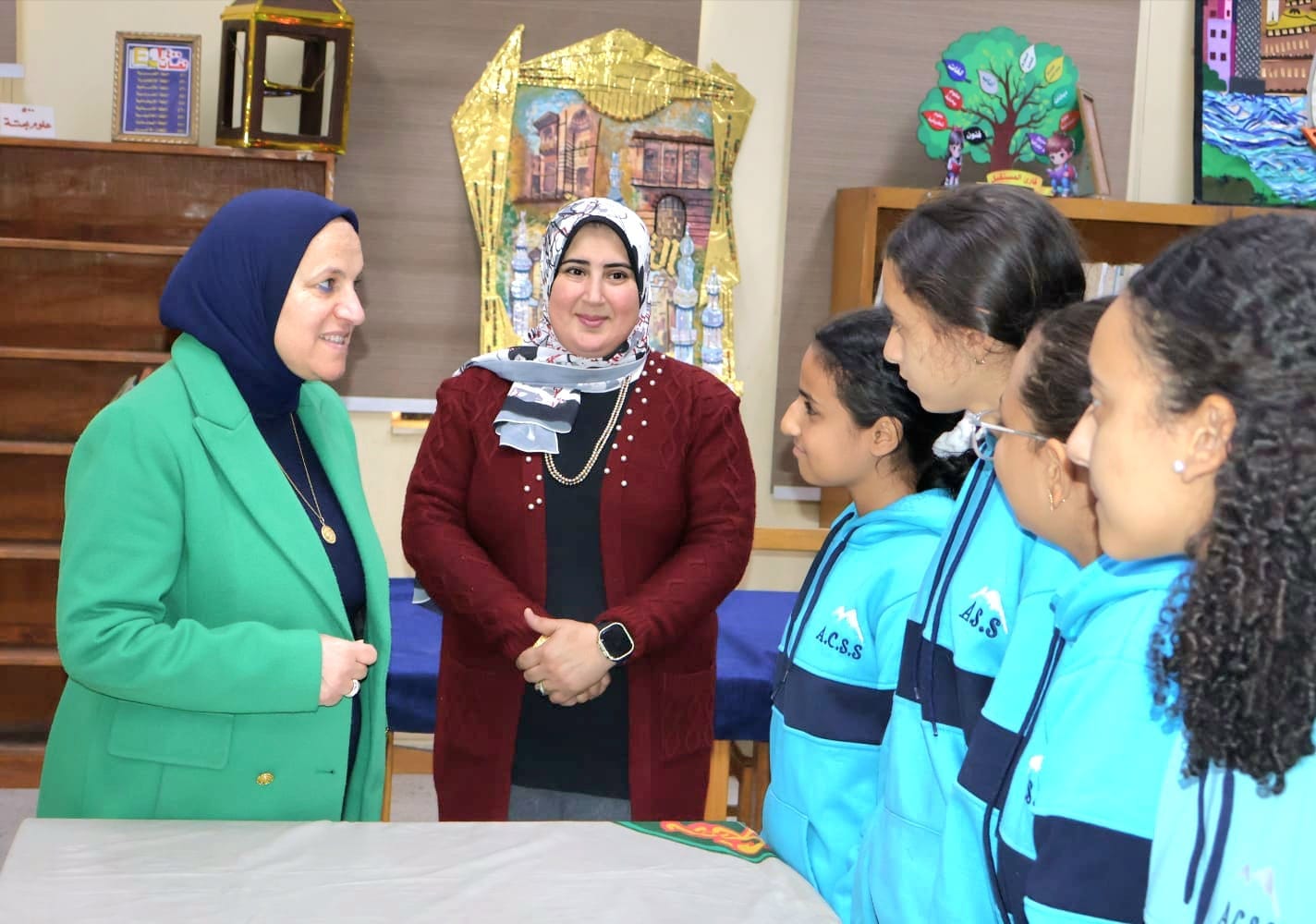 مديرة التعليم بالقاهرة تتابع التصفيات النهائية لمسابقة "أصدقاء المكتبة"