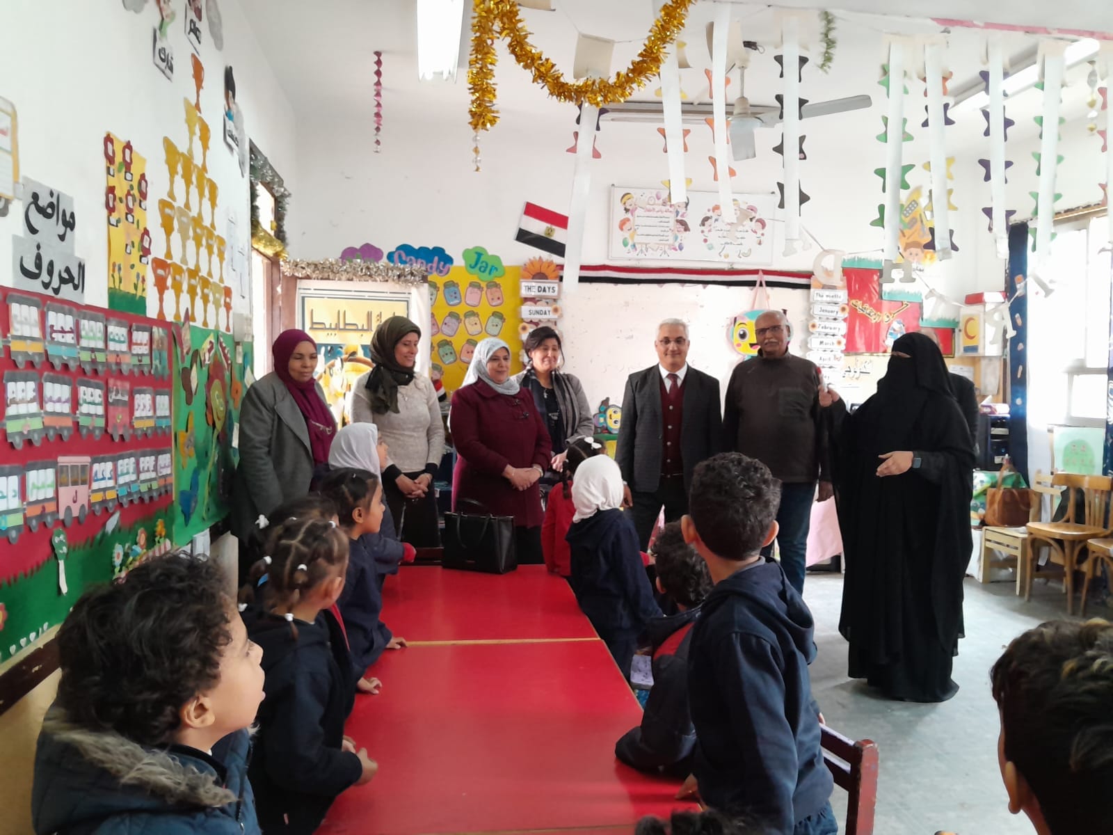 وكيل تعليم القاهرة يتفقد انتظام الدراسة بإدارة شبرا التعليمية