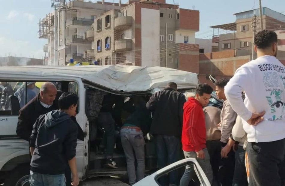 إصابة 5 أشخاص في حادث انقلاب ميكروباص بالغربية