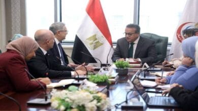 وزير الصحة يبحث مع وفد شركة عبدي إبراهيم التركية تعزيز التعاون والاستثمار في صناعة الدواء