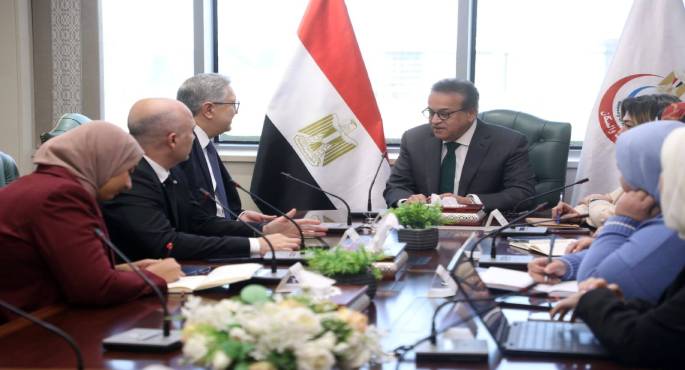 وزير الصحة يبحث مع وفد شركة عبدي إبراهيم التركية تعزيز التعاون والاستثمار في صناعة الدواء