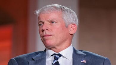 وزير الطاقة الأمريكي: وصول سعر النفط لـ 200 دولار للبرميل غير مرجح