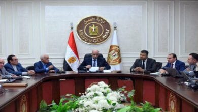 وزير العمل يترأس اجتماعًا لمناقشة تعديلات قانون المنظمات النقابية وخدمات المنشآت الفندقية