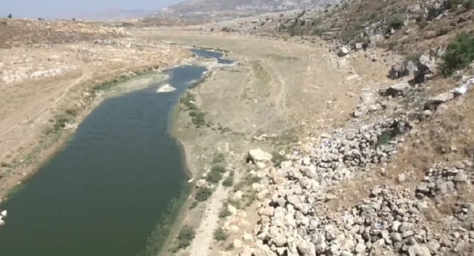 الجيش الإسرائيلي يقصف جسراً في جنوب لبنان