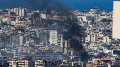 مقتل 8 أشخاص وإصابة 9 بغارة على مبنى جنوبي لبنان