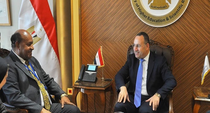 وزير التعليم العالي يبحث مع اليونسكو تعزيز التعاون لدعم القدرات العلمية الإفريقية