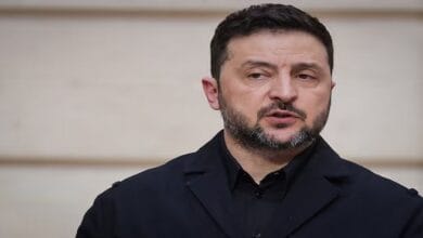 زيلينسكي: تخفيف عقوبات واشنطن على النفط الروسي لا يخدم جهود السلام