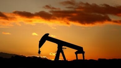 أسعار النفط تقفز 8% بفعل تصاعد هجمات إيران على حركة الشحن بالخليج