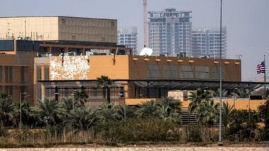 مسيرة إيرانية تستهدف السفارة الأمريكية ببغداد وسط انفجارات وهجمات