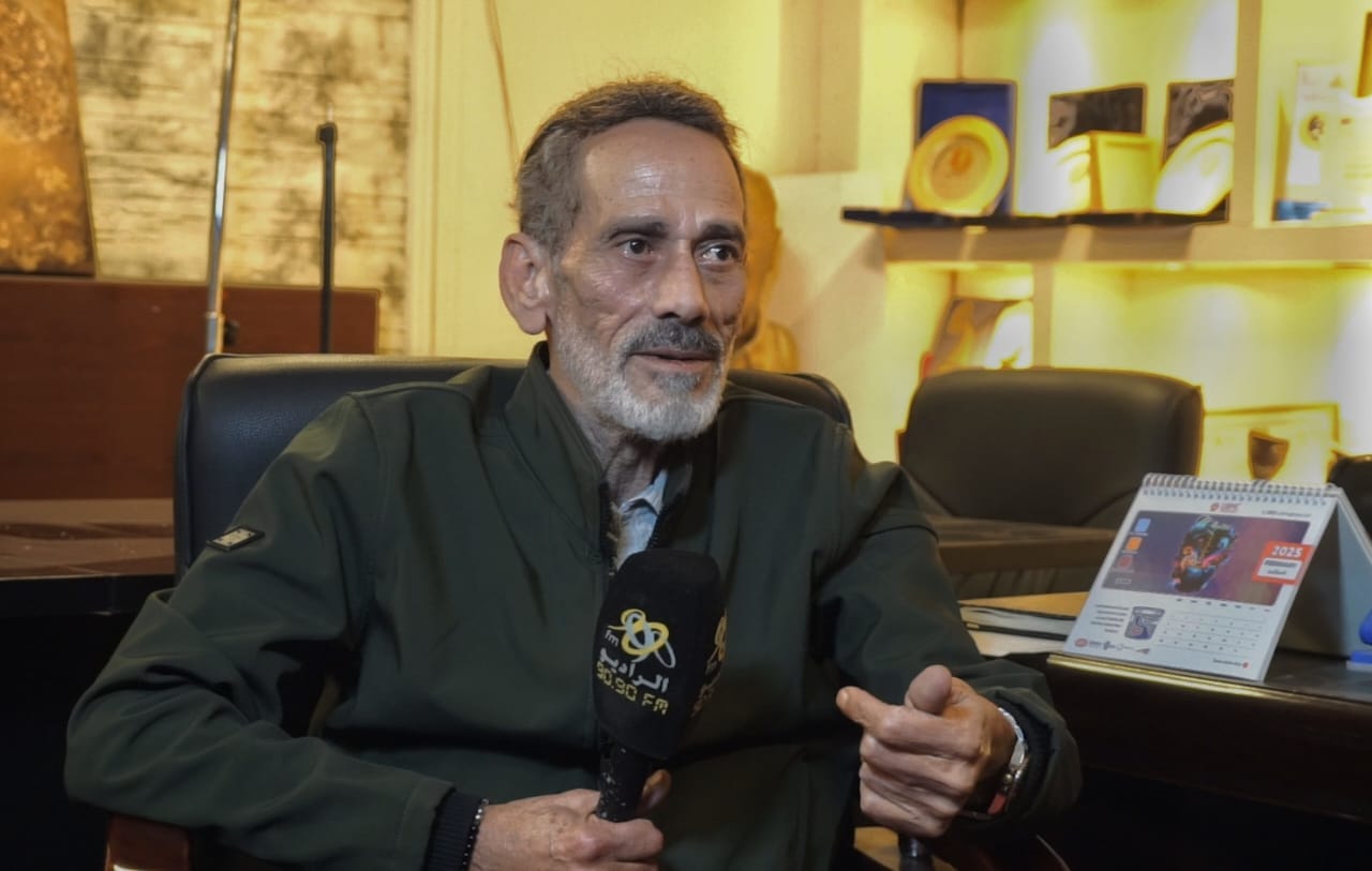 الفنان محمود عزب: زوجتي كانت السند الحقيقي.. وأرفض لقب «مونولوجست»