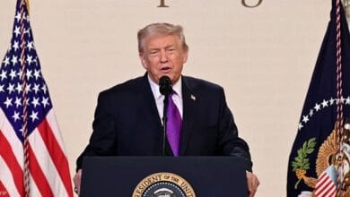 الرئيس الأمريكي ينفي تدمير طائرات تزويد بالوقود أمريكية