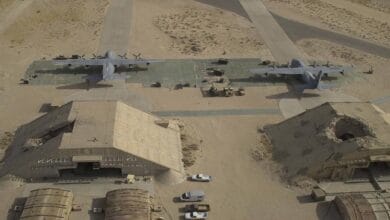 الدفاع الكويتية: مسيرتان معاديتان تستهدفان قاعدة جوية وتوقعان أضراراً مادية