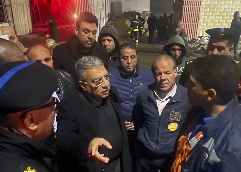 محافظ الدقهلية يتفقد موقع حريق مصنع عقل بطلخا وجهود السيطرة عليه