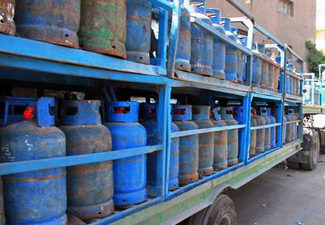 ضبط تاجر في دمنهور لبيعه 704 أسطوانات غاز مدعمة بالسوق السوداء