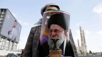 تحليلات حول عدم انخراط الحوثيين في الحرب إلى جانب إيران