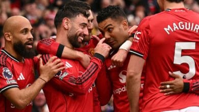 مانشستر يونايتد يحسم مواجهته مع أستون فيلا ويعزز موقعه بالمركز الثالث في الدوري الإنجليزي