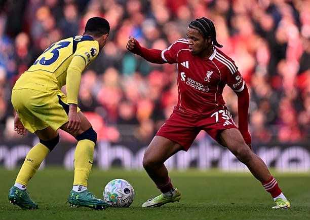 توتنهام يخطف تعادلاً قاتلاً من ليفربول في الدوري الإنجليزي