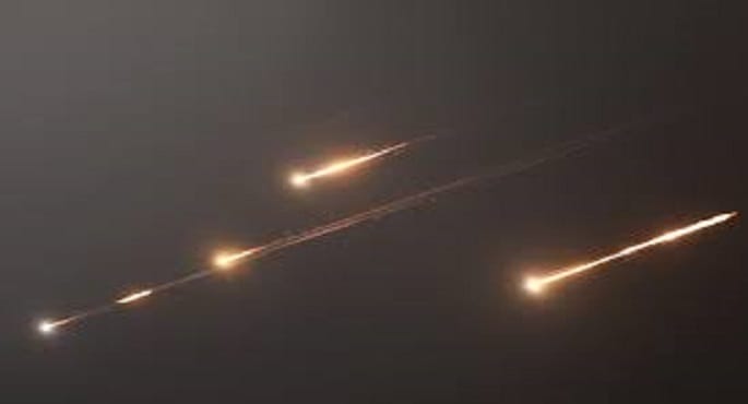 الدفاع الإماراتية تعلن اعتراض صواريخ ومسيّرات قادمة من إيران