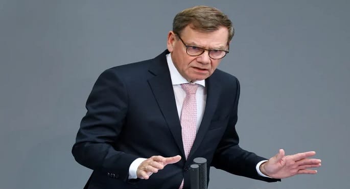 ألمانيا ترفض المشاركة في تأمين مضيق هرمز عسكرياً