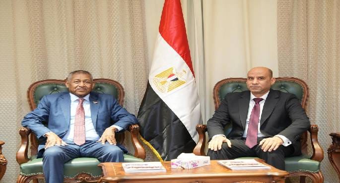وزير العمل يبحث مع سفير السودان تعزيز التعاون المشترك في مجالات العمل والتدريب المهني