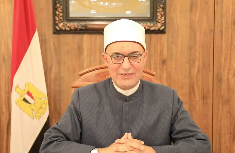 مفتي الجمهورية يهنئ الرئيس السيسي والشعب المصري والأمتين العربية والإسلامية بليلة القدر